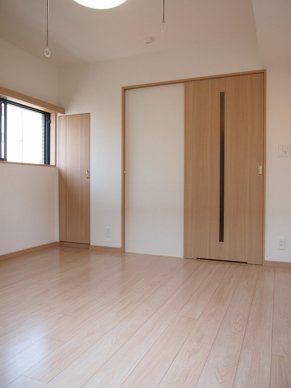 居室・リビング　☆明るい洋室☆