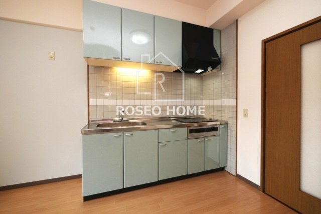 キッチン　同マンション別部屋：参考写真