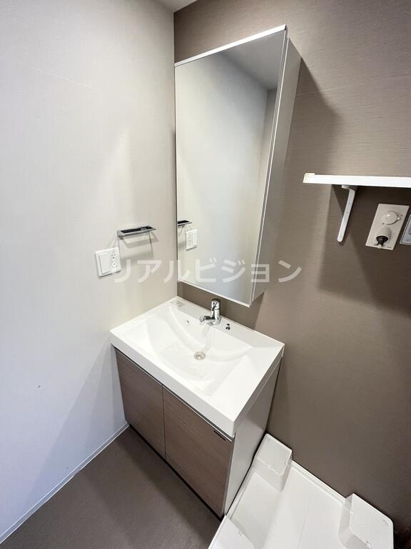 洗面設備　色が異なる場合がございますので、現地にて確認下さい。※参考写