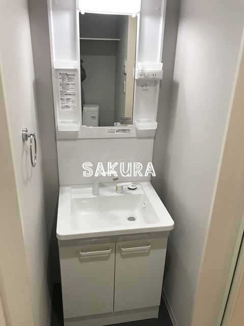 洗面設備　身支度に欠かせない独立洗面台♪