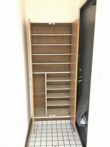 玄関　下駄箱