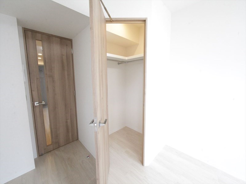 収納　ウォークインクローゼット（収納充実してます）