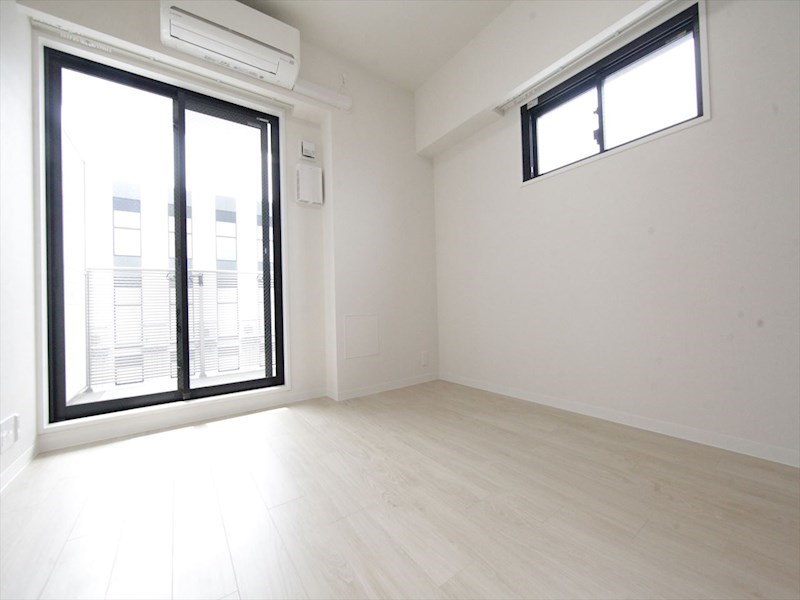 バルコニー　洋室7.8帖　2面採光　エアコン完備　バルコニー