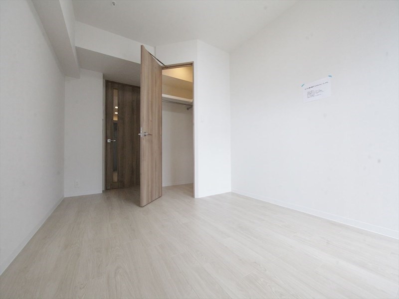 居室・リビング　洋室7.8帖　ウォークインクローゼット付（収納充実してます）