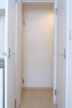 玄関　広々とした玄関です。