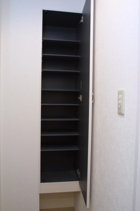 その他設備　シューズクローゼット付きです。