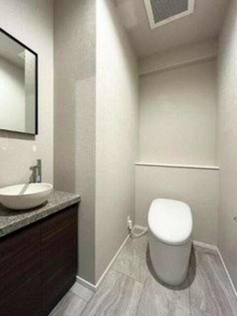 トイレ　※写真は同タイプ住戸です。