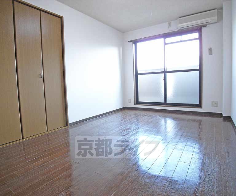 居室・リビング　広いお部屋です。