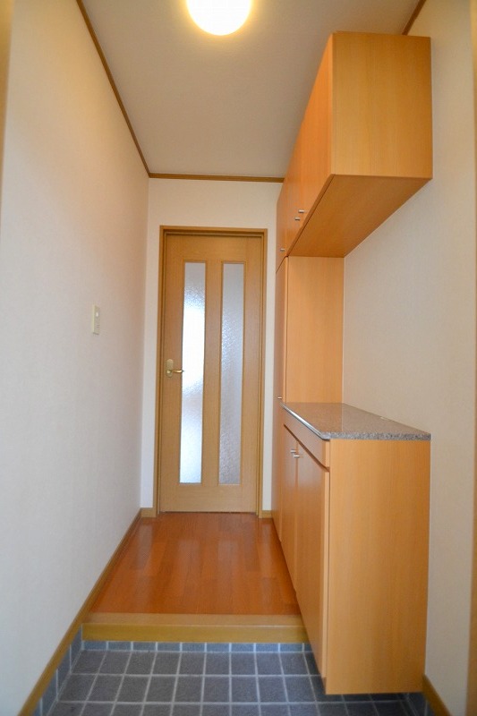 玄関　お問合せはシティホーム海田センター　082-821-2227