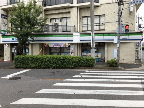コンビニ　ファミリーマート 柏東上町店（コンビニ）まで423m