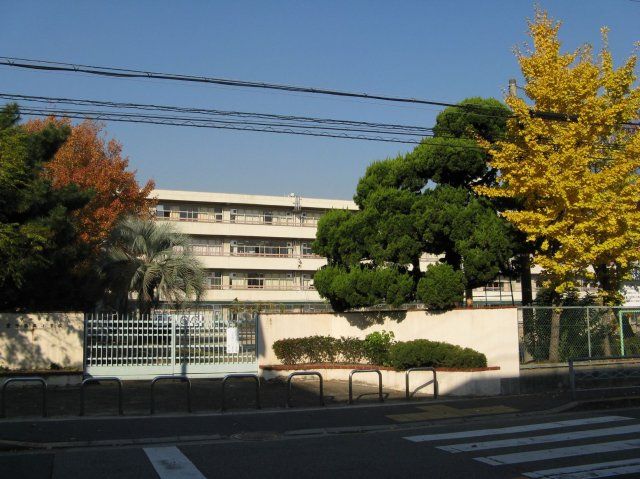 小学校　吹田市立豊津第二小学校（小学校）まで597m
