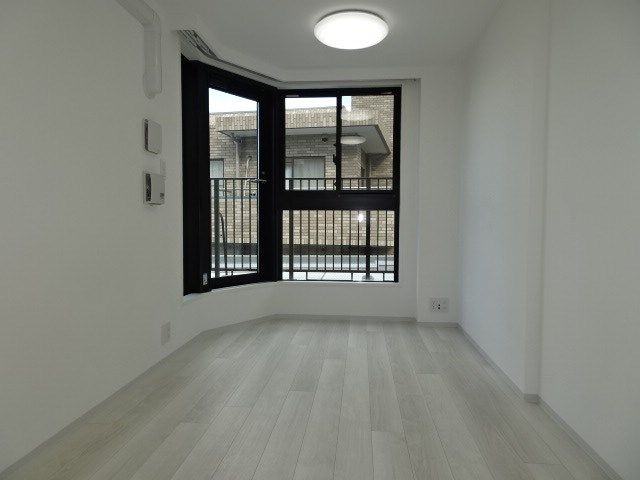 居室・リビング　☆明るい居間☆