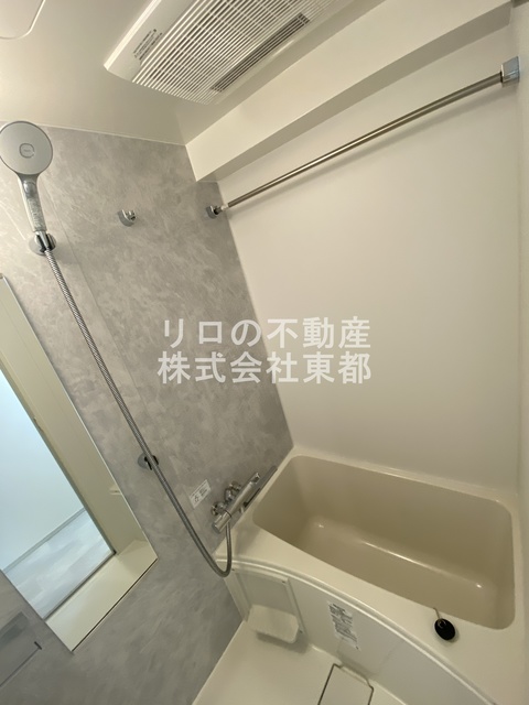 バス・シャワールーム　バストイレ別なので毎日快適♪