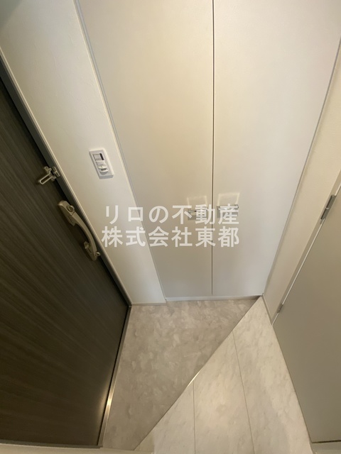 玄関　すっきりシンプルな玄関スペースです！