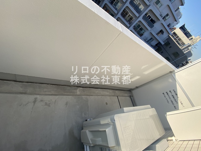 バルコニー　お天気のいい日は洗濯物も気持ちよく干せますね！