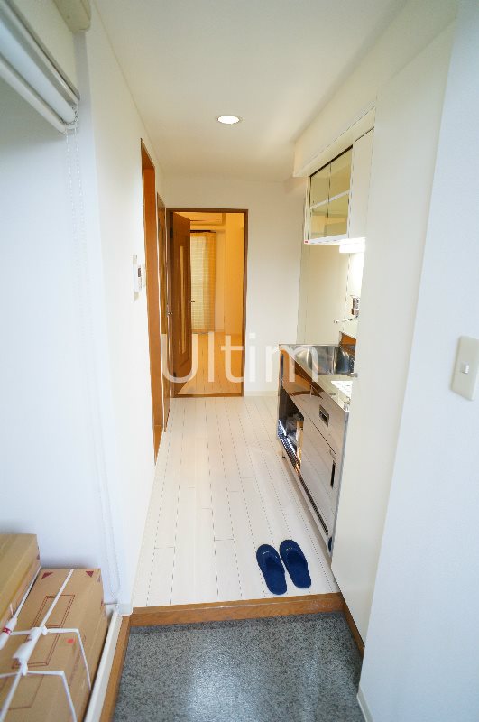 玄関　別部屋のお写真です。ご参考までに！