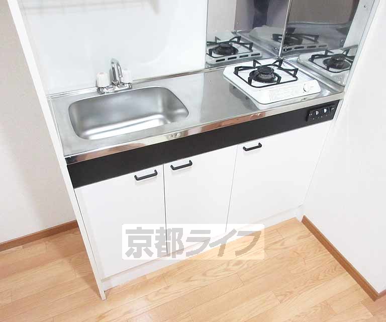 キッチン　作業スペースも確保されております