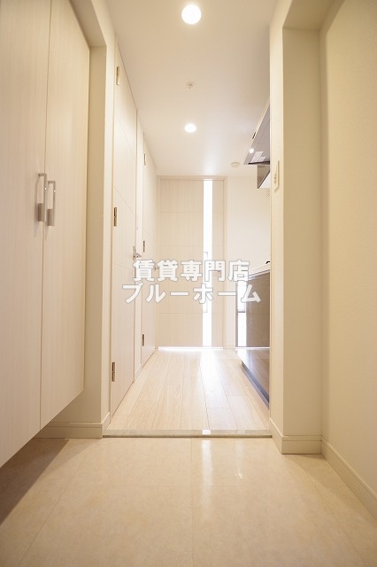 玄関　奥行きたっぷりの玄関！