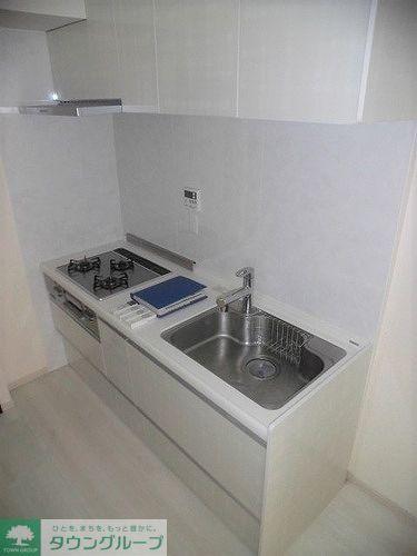 キッチン　グリル付き３口ガスコンロ