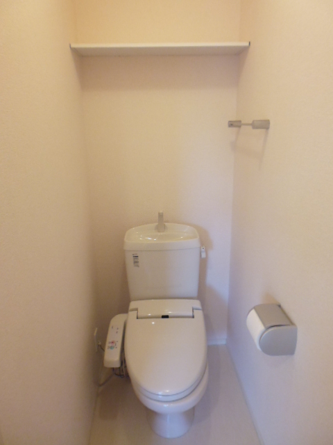 トイレ　洗浄機能付き便座のトイレ