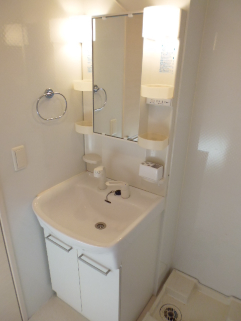 洗面設備　朝の支度もらくらく洗髪洗面化粧台