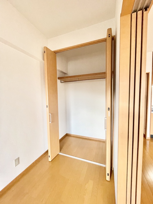 収納　※同タイプ他号室の写真です。