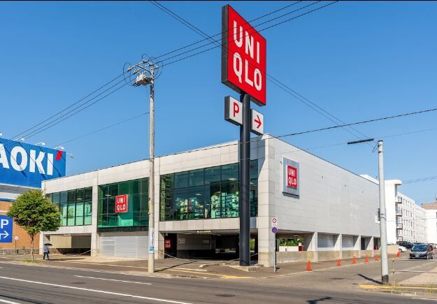 ショッピングセンター　ユニクロ札幌二十四軒店（ショッピングセンター）まで697m