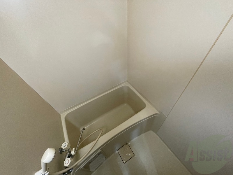 バス・シャワールーム　お風呂になります。一日の疲れを癒してくださいね。