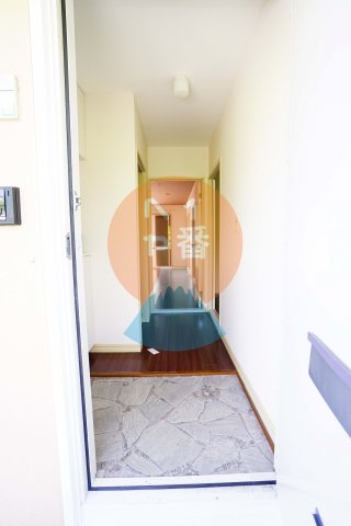 玄関　玄関から見た様子