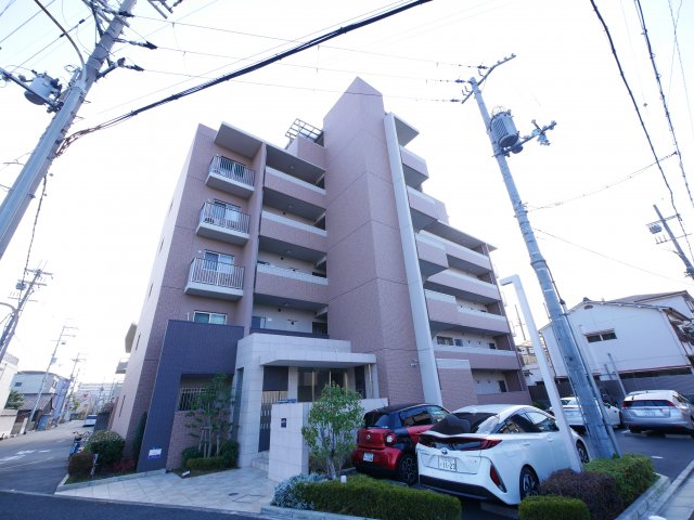 エントランス　建物の内部です