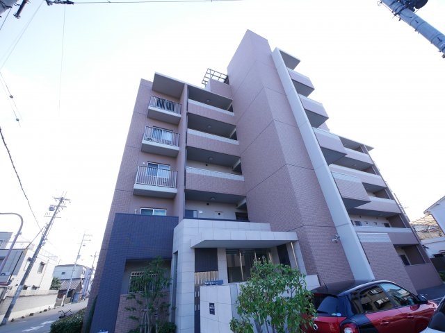 建物外観　落ち着いた雰囲気の外観です