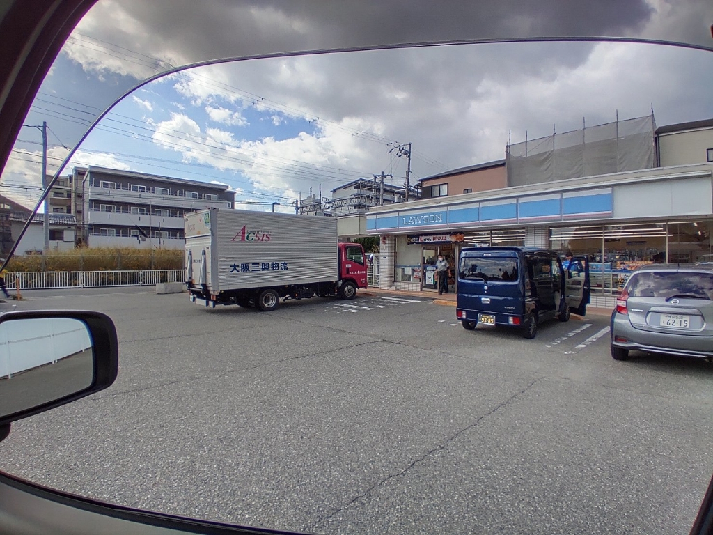 コンビニ　ローソン 尼崎立花町一丁目店（コンビニ）まで365m