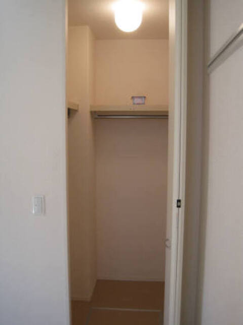 収納　ウォークインクローゼット