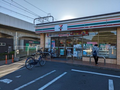コンビニ　セブンイレブン 武蔵野境5丁目店（コンビニ）まで575m