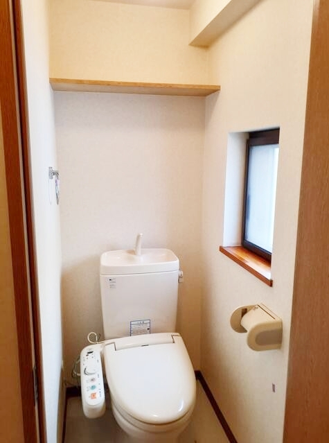 トイレ　嬉しい温水洗浄便座♪