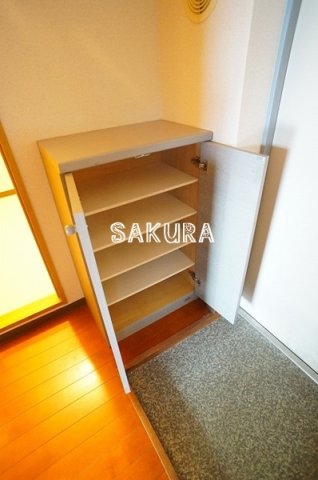 玄関　シューズボックス付きの玄関です♪