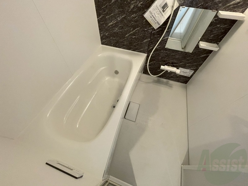 バス・シャワールーム　お風呂になります。一日の疲れを癒してくださいね。