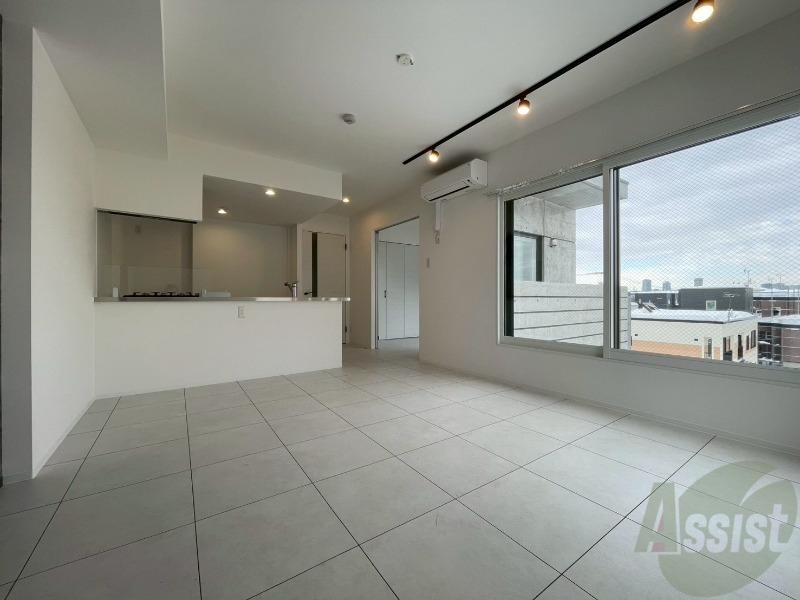 居室・リビング　広くてキレイなお部屋が広がっていて、充実した生活が送れそう。