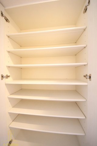 収納　ロイヤルレジデンス北梅田