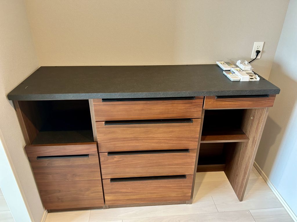 収納　キッチン食器棚