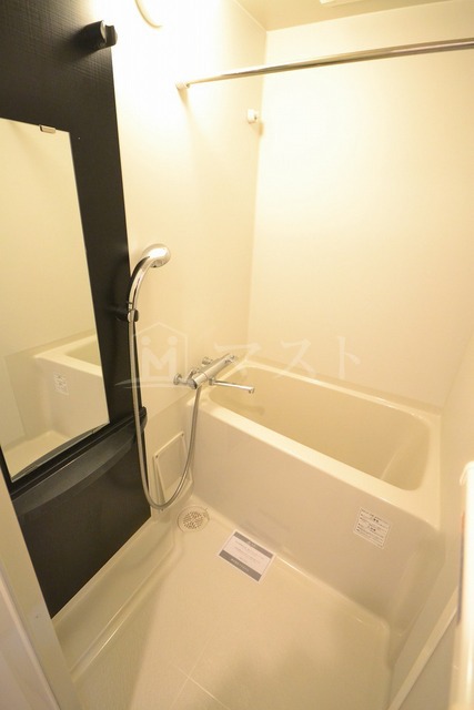 バス・シャワールーム　同マンション参考写真