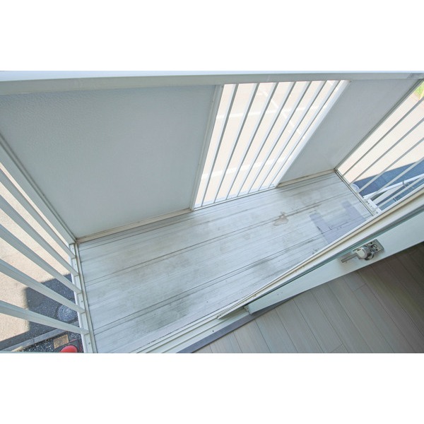 バルコニー　同じ建物の別のお部屋