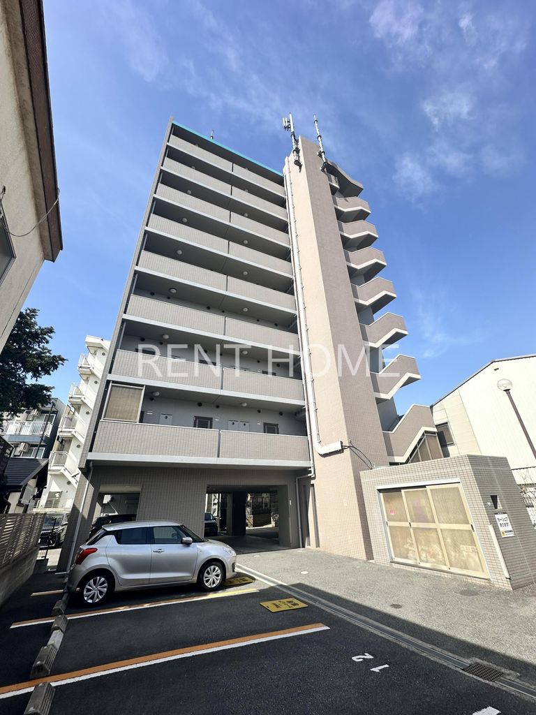 建物外観　RC造の9階建てマンションです。