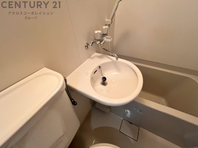 バス・シャワールーム　シンプルで機能的なユニットバスです♪