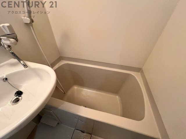 洗面設備　浴室内に洗面台あり！