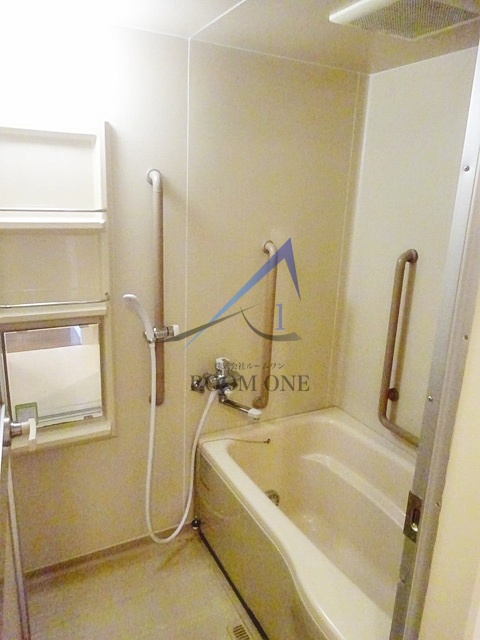 バス・シャワールーム　お風呂です。