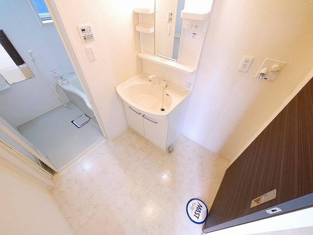 洗面設備　広い洗面スペース