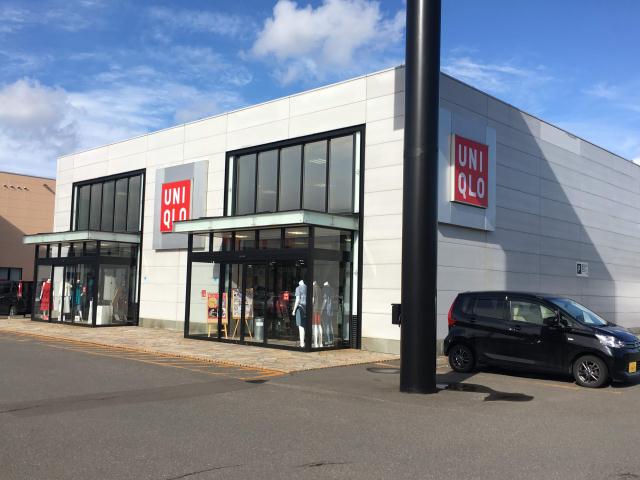 ショッピングセンター　ユニクロ（ショッピングセンター）まで300m