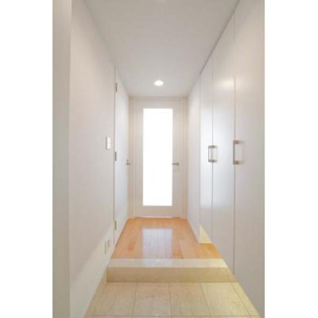 玄関　※写真は同タイプ住戸です。