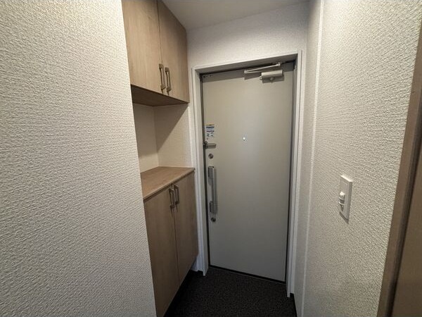 玄関　写真はイメージです。詳細は弊社にて内見をお願い致します！